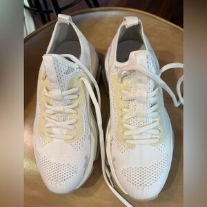 Steve Madden White and Cream Knit Sneakers